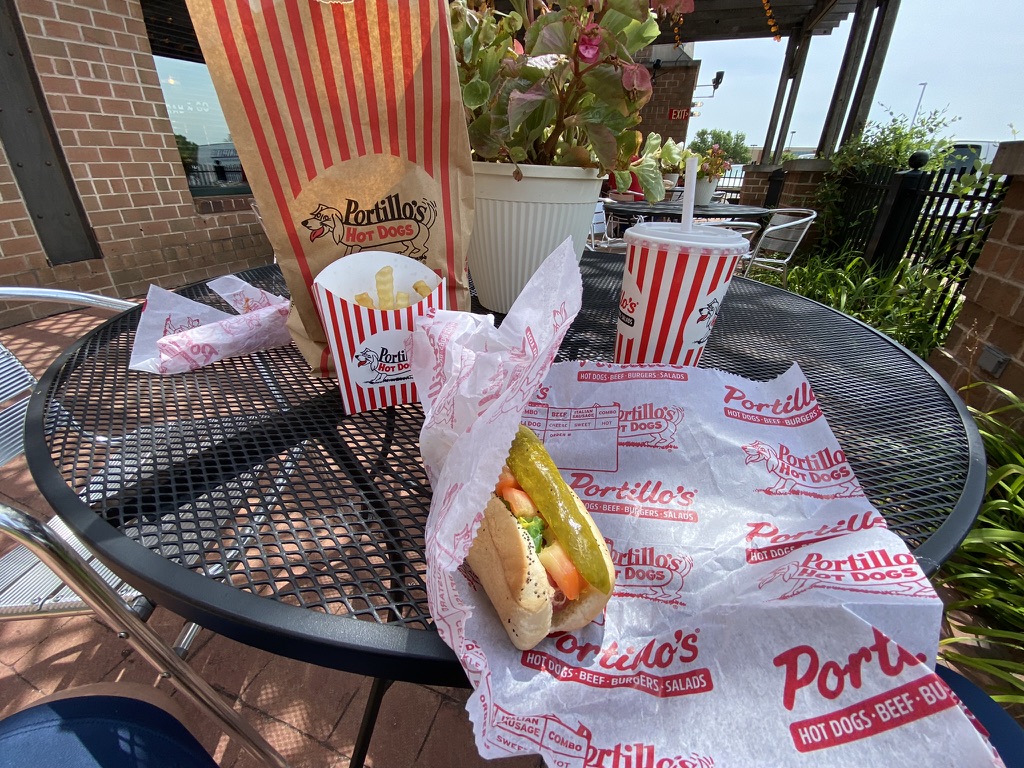 Lunch at Portillos ©2023 Jerome Jahnke https://tormenta.com/