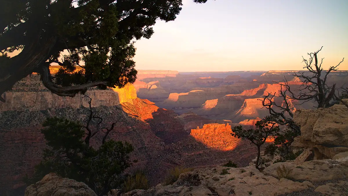 Sunrise at the Grand Canyon ©2015 Jerome Jahnke https://tormenta.com/